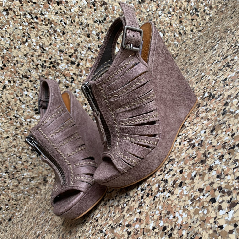 NOT RATED SAUCIN WEDGE